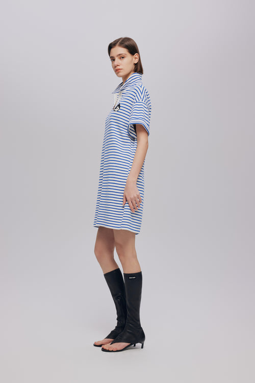 カラフルなストライプのスポーツドレス