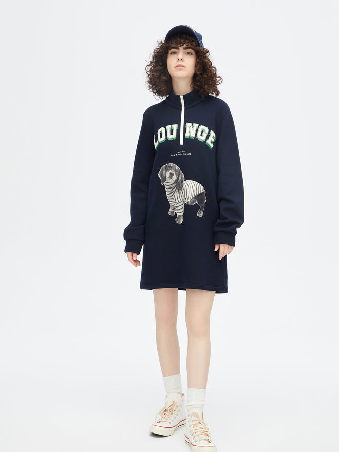 Robe de chien mignonne
