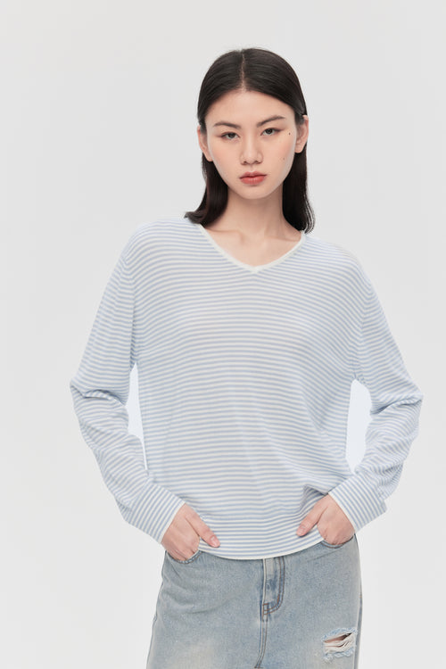 Pull rayé bleu poudre