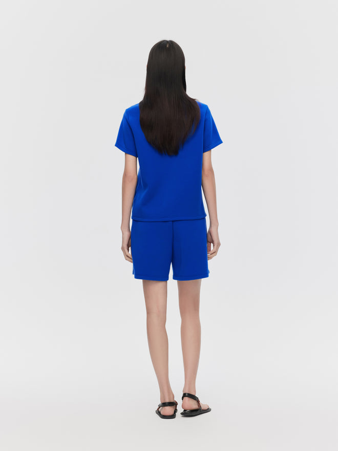 T-shirt bleu frais