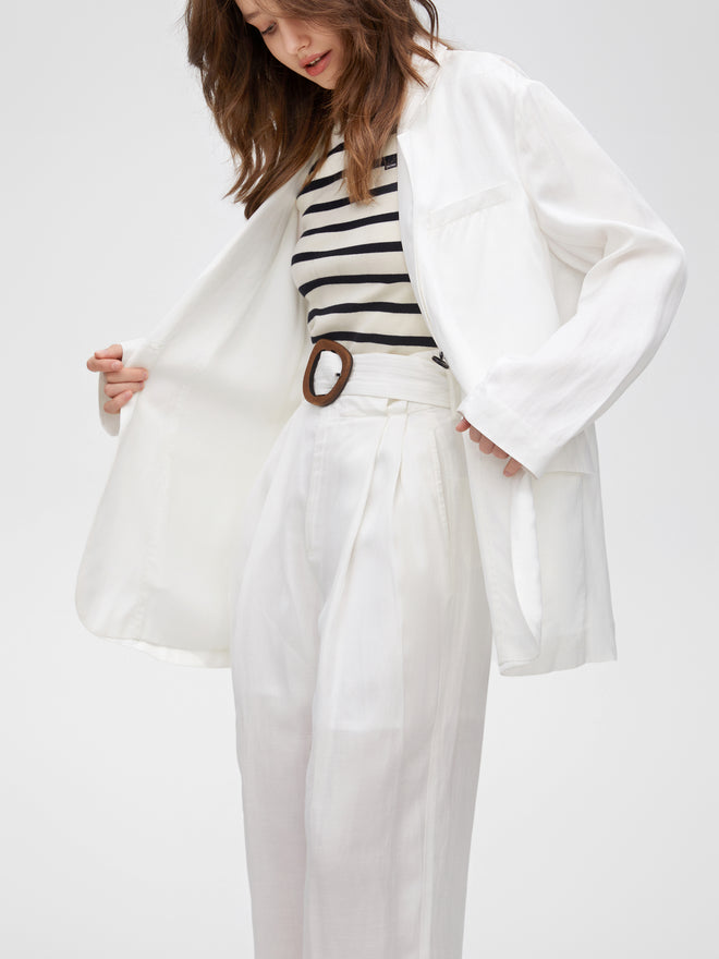 Costume décontracté minimaliste en lin