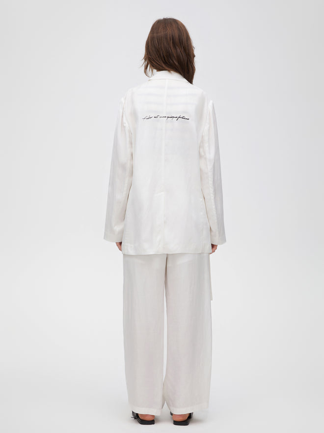 Costume décontracté minimaliste en lin
