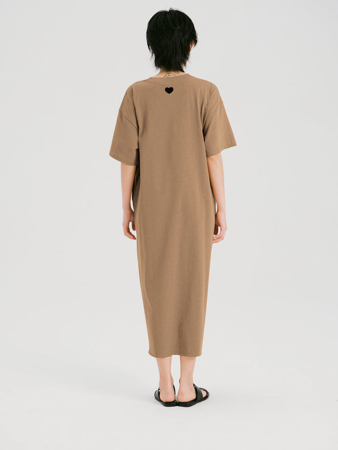 Robe t-shirt longue de style minimaliste-kaki