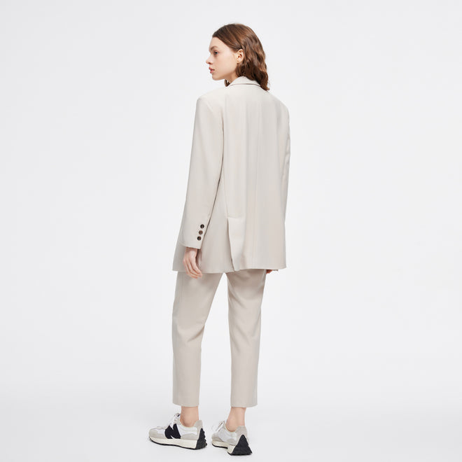 Wide-Shoulder Silhouette Suit