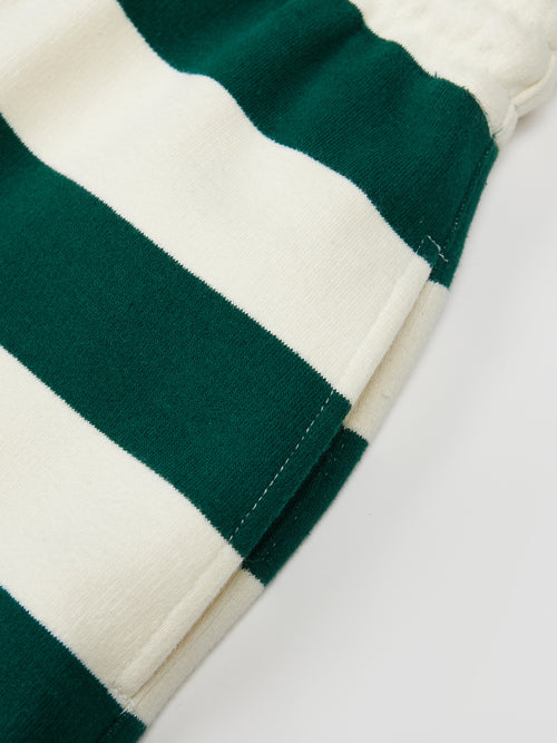 ダークグリーンのストライプショートパンツ