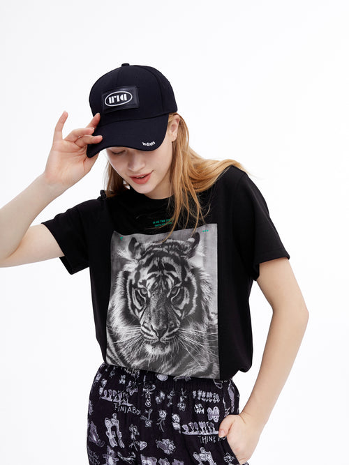 Black 'Tiger Portrait' Tee - Urlazh New York