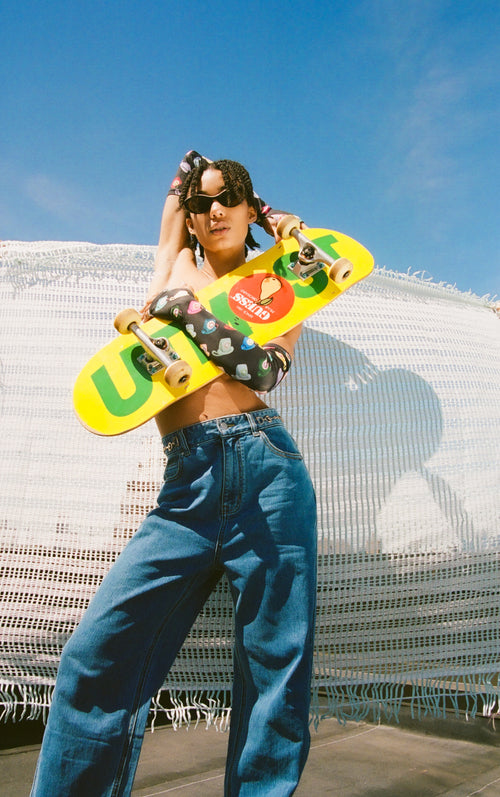 Split Frayed Comfy Jeans - Urlazh New York