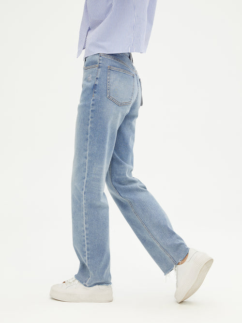 Boyfriend Style Cut-Edge Jeans