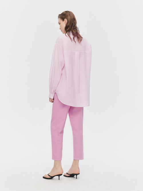 ソフトミスティピンクのストライプロングシャツ