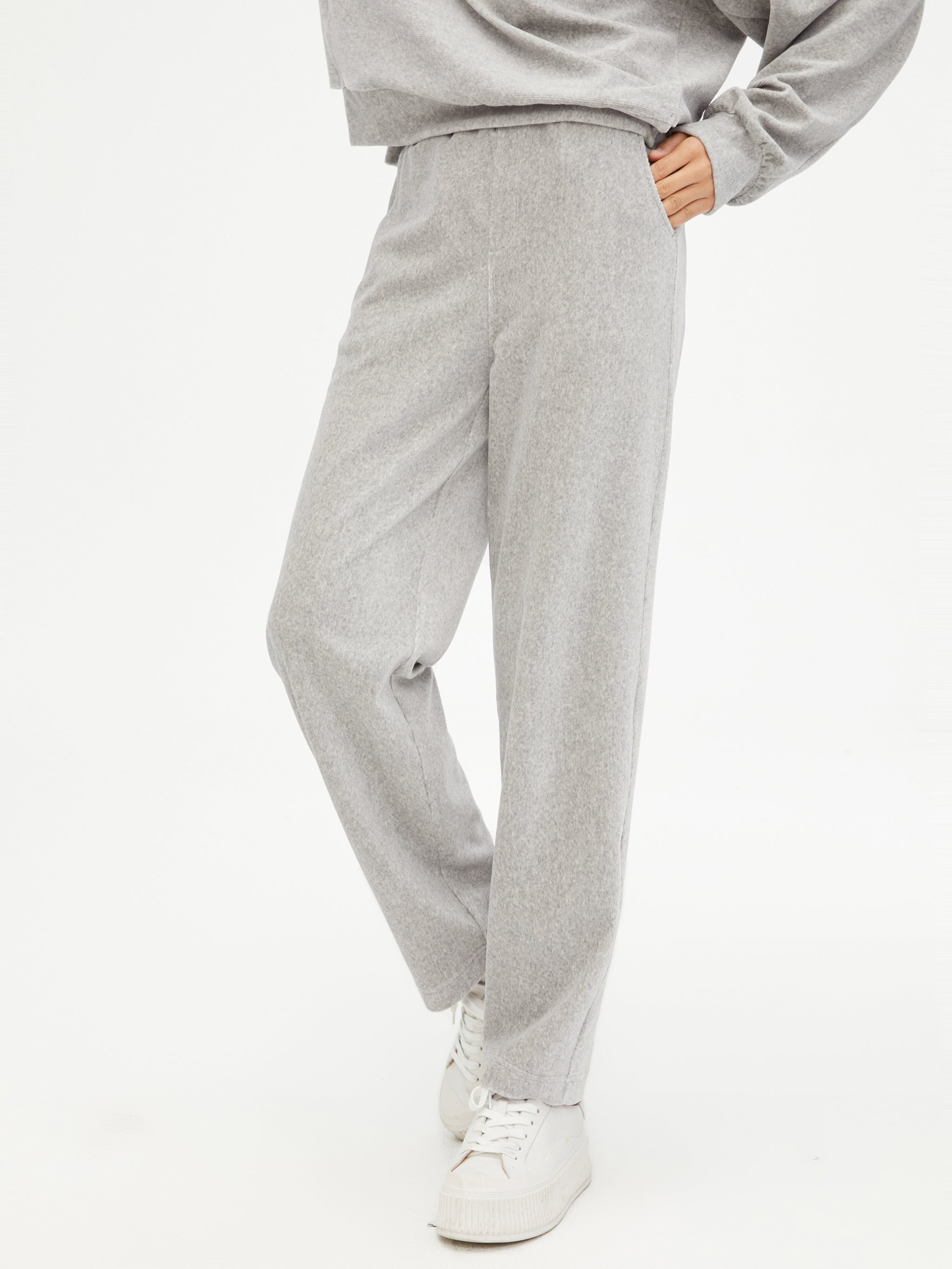 Age-Defying Flower Gray Sweatpants – Urlazh New York