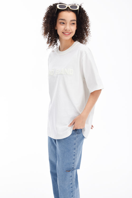 Simple Silhouette Embroidered Tee