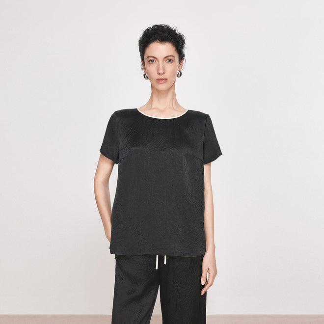 Contrast-Trim Subtle Wrinkle Top