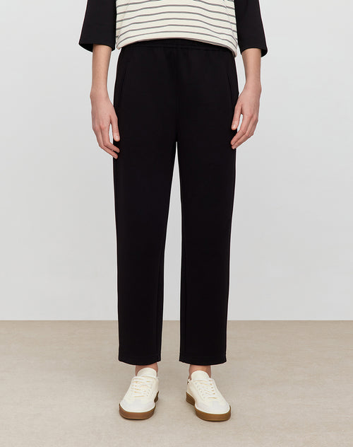Essential Tapered Pants