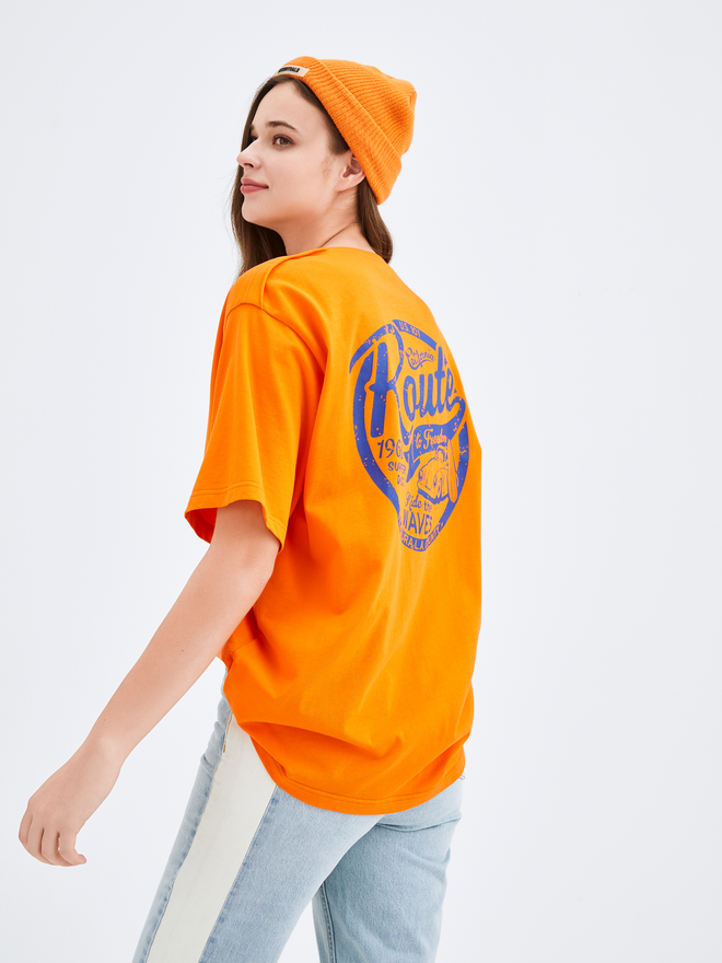 ビッグオレンジレッドTシャツ