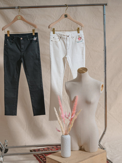 White Cropped Tapered Jeans - Urlazh New York