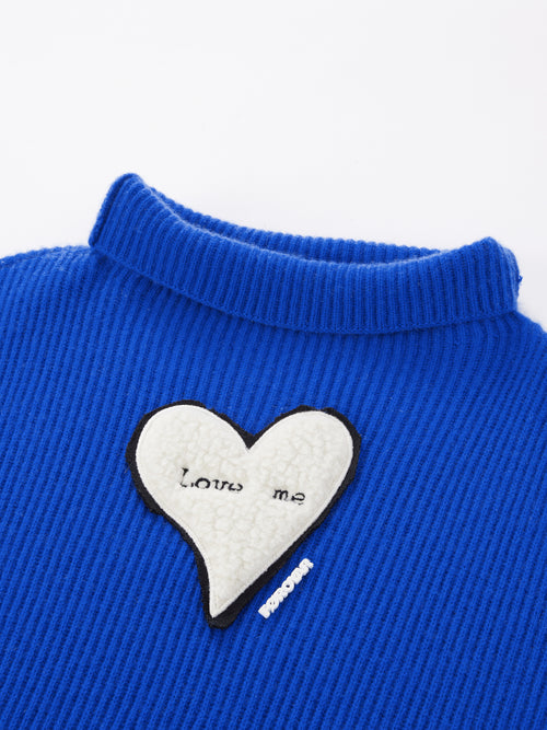 青いセーター